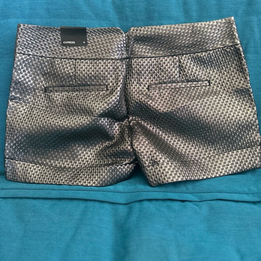 Shorts - Picture 2 of 7